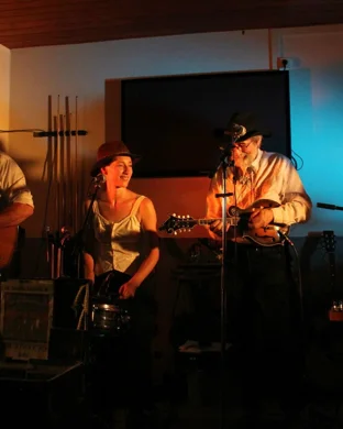 Nashville Express - A Tribute To Modern Country Music